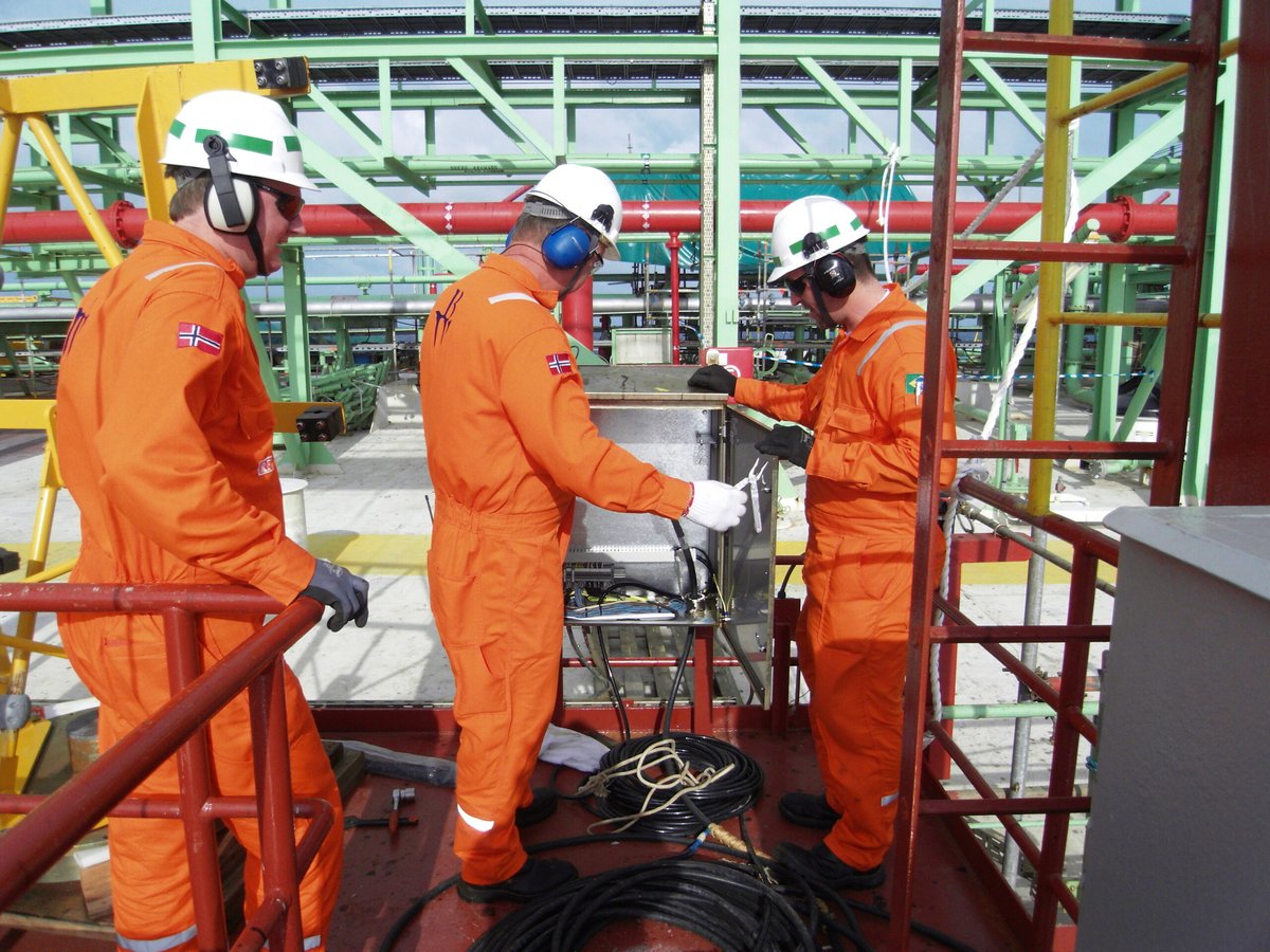 WISE Group engineers installing monitoring sensors on an offshore structure